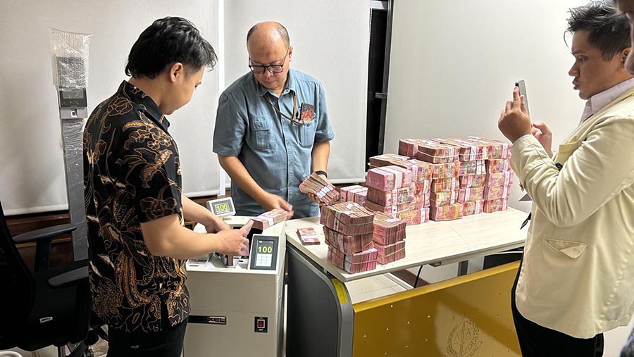 Kejaksaan Agung menyita uang senilai Rp10 miliar dari kediaman Crazy Rich PIK, Helena Lim. (Dok. Kejaksaan Agung)