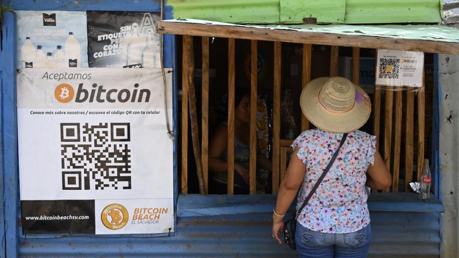 Counter penukaran Bitcoin di El Salvador. (Dok: Bloomberg)