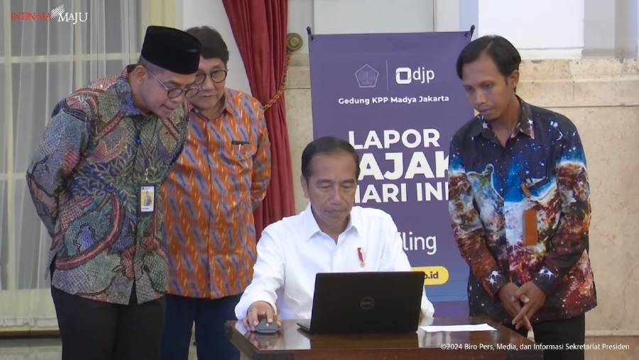 Jokowi isi SPT. (Sumber: Dok. Istana)