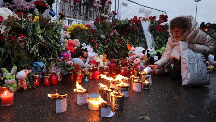 Ungkapan duka atas penembakan massal di Moskow. (Dok: Bloomberg)