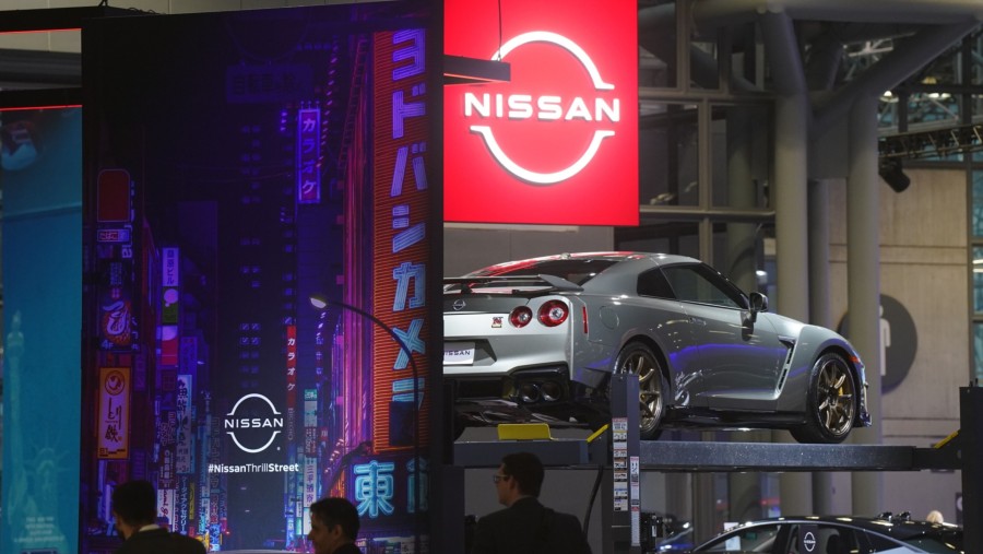 Papan nama produsen otomotif Jepang, Nissan. (Dok: Bloomberg)