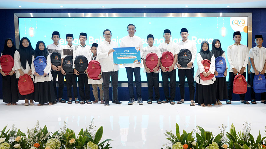 Bersinergi dengan Program Berbagi Bahagia BRI Group, Bank Raya menyalurkan ratusan paket sembako ke 11 kota di Indonesia. (Dok. BRI)
