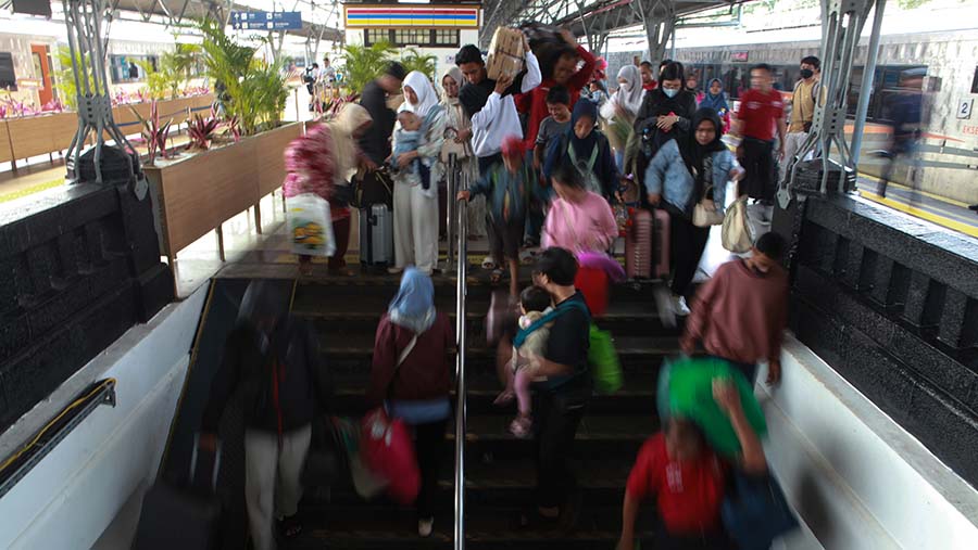 Hari ini terdapat total 46.474 penumpang tiba di Jakarta. (Bloomberg Technoz/Andrean Kristianto)