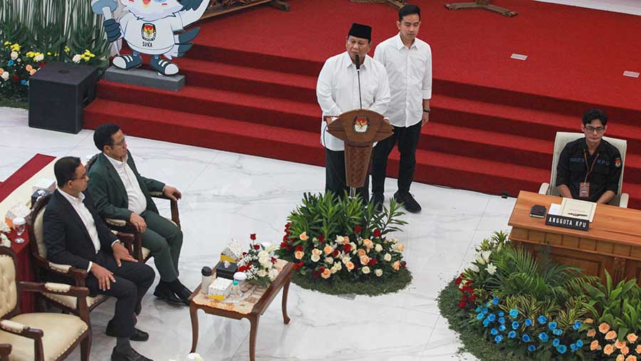 Dalam pidatonya Prabowo mengatakan senyuman Anies dan Cak Imin terasa berat karena ia pernah mengalaminya.
 (Bloomberg Technoz/Andrean Kristianto)