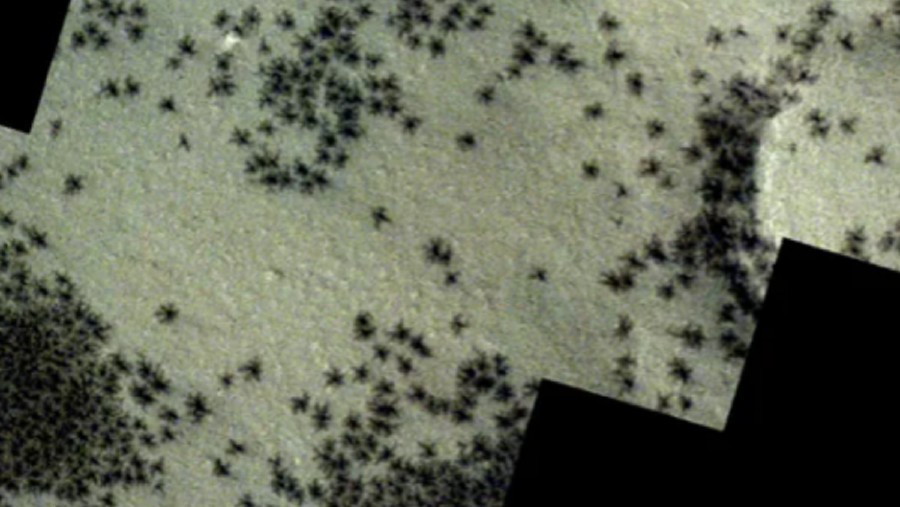 Penampakan Ratusan ‘Laba-laba Hitam’ di Planet Mars Hasil Pengamatan ESA. (Dok: ESA)