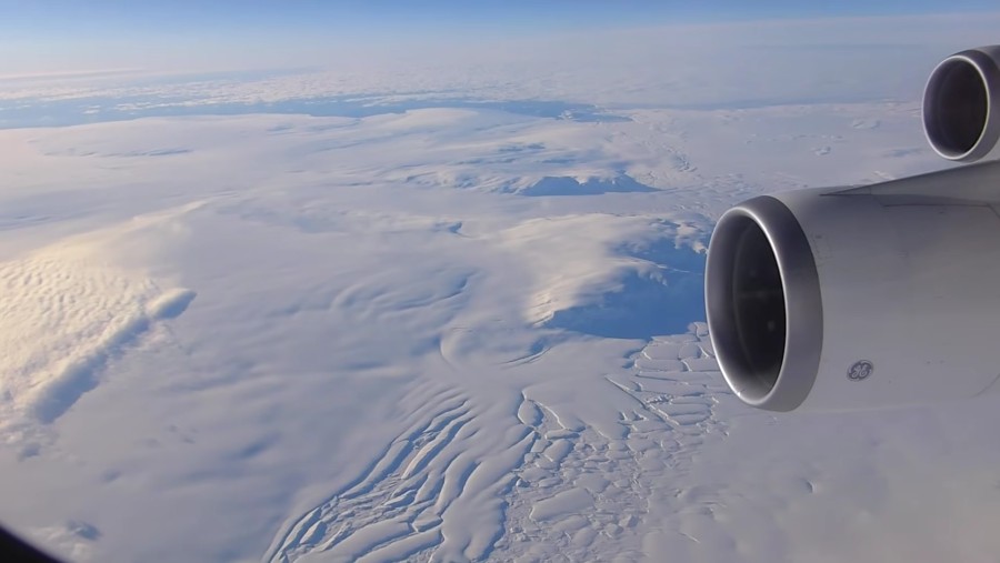 Penerbangan via Kutub Selatan. (Dok: Tangkapan layar Youtube MrHelidude)
