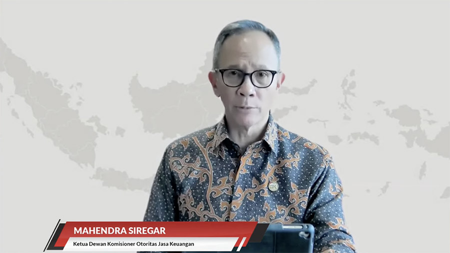 Ketua Dewan Komisioner OJK, Mahendra Siregar saat konfrensi pers Hasil RDK Bulanan April 2024. (Youtube OJK)