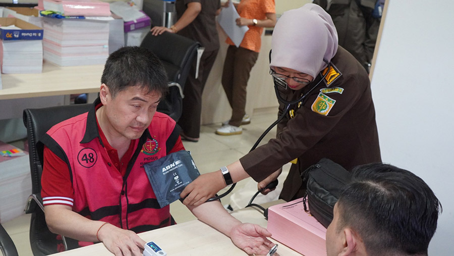 Budi Said tersangka penyalahgunaan wewenang dalam Penjualan Emas oleh BELM Surabaya 01 Antam Tahun 2018. (Dok. Kejaksaan Negeri Jakarta Timur)
 