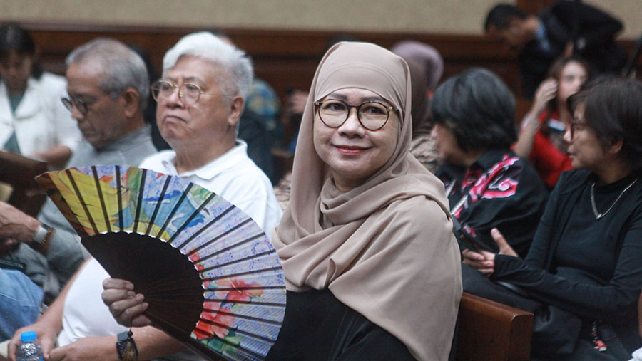 Terdakwa Eks Dirut Pertamina Karen Agustiawan hadi dalam sidang di Pengadilan Tipikor, Kamis (16/5/2024). (Bloomberg Technoz/Andrean Kristianto)