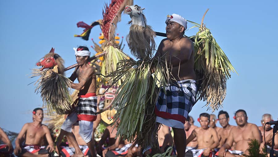 Sejumlah tarian tradisional Bali ditampilkan, termasuk tari Sang Hyang Dedari dan tari topeng Sidakarya.  (Medcen WWF 2024/Aprillio Akbar)