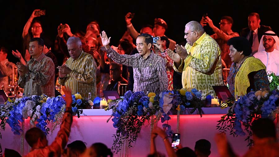 Presiden Joko Widodo (Jokowi) menghadiri Welcoming Dinner World Water Forum ke-10 2024 di GWK, Bali, Minggu (19/5/2024) (Medcen WWF 2024//Fikri Yusuf)