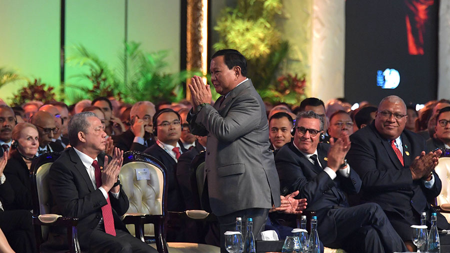 Menhan dan Presiden Terpilih Prabowo Subianto saat World Water Forum ke-10 2024 di Nusa Dua, Bali, Senin (20/5/2024). (Medcen WWF 2024/Maulana Surya)