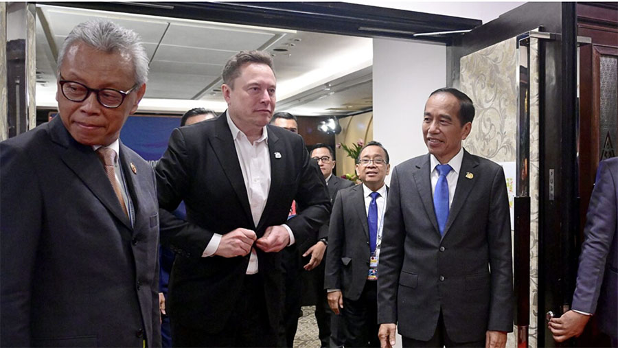 Presiden Jokowi bertemu CEO SpaceX dan Tesla Elon Musk di sela-sela World Water Forum ke-10 di BICC, Bali, Senin (20/5/2024) (BPMI Setpres/Muchlis Jr)