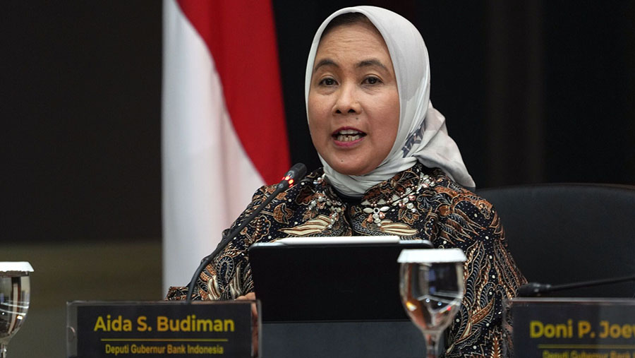 Deputi Gubernur Bank Indonesia, Aida S. Budiman saat konferensi pers RDG Bulan Mei 2024 di Jakarta, Rabu (22/5/2024). (Dimas Ardian/Bloomberg)
