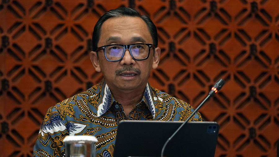 Deputi Gubernur Bank Indonesia, Juda Agung saat konferensi pers RDG Bulan Mei 2024 di Jakarta, Rabu (22/5/2024). (Dimas Ardian/Bloomberg)