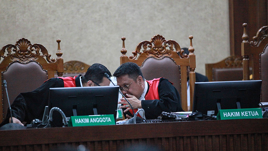 Hakim memimpin sidang Mentan Syahrul Yasin Limpo (SYL) di Pengadilan Tipikor, Senin (27/5/2024). (Bloomberg Technoz/Andrean Kristianto)
