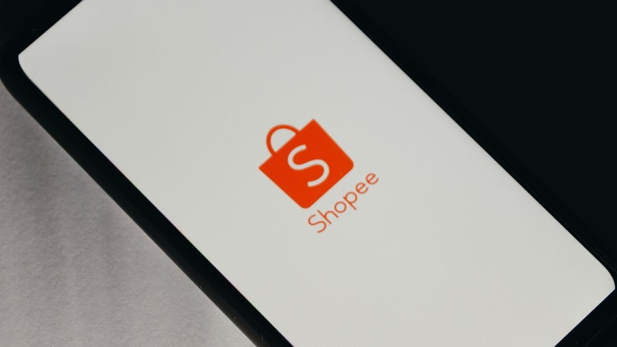 Ilustrasi aplikasi Shopee, milik Sea Ltd asal Singapura. (Dok: Bloomberg)