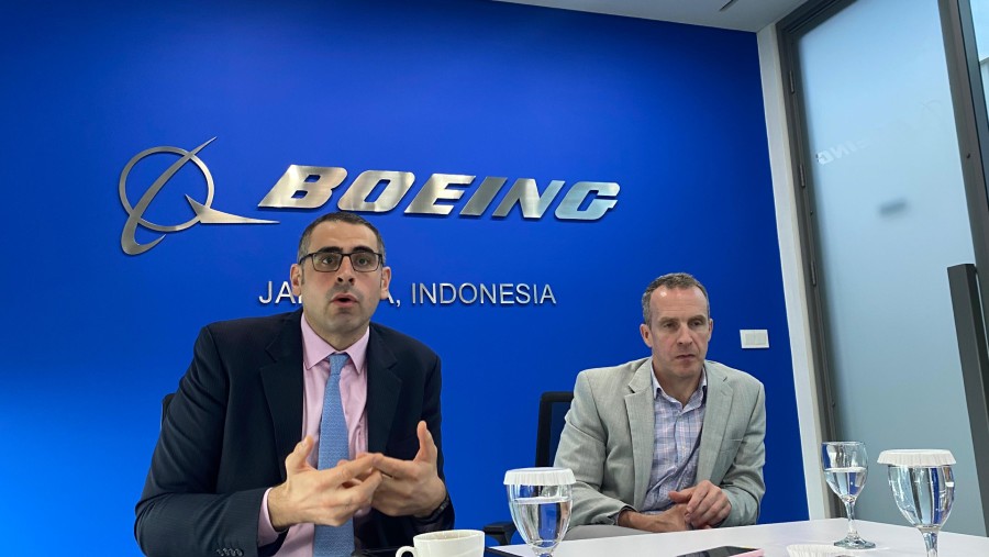 Country Managing Director Boeing Indonesia Zaid Alami dan Regional Vice President of Asia Supply Chain Craig Abler./Bloomberg Technoz-Dovana Hasiana
