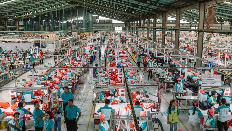 Pekerja di pabrik tekstil PT Pan Brothers Tbk (PBRX) di Solo, Jawa Tengah./Bloomberg-Muhammad Fadli