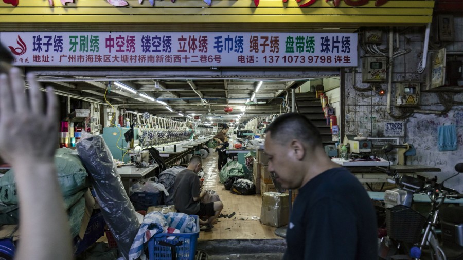 Aktivitas di salah satu pabrik tekstil di Guangzhou, China./Bloomberg-Qilai Shen