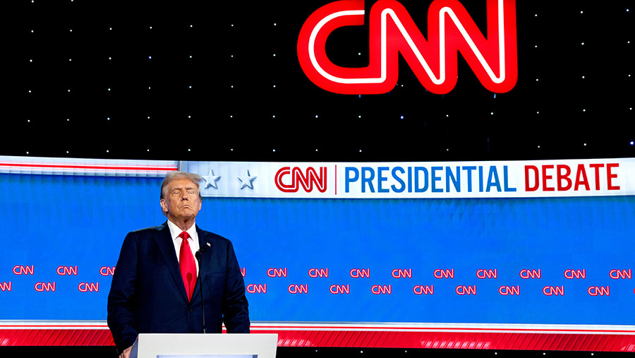 Mantan Presiden AS Donald Trump saat debat presiden pertama di Atlanta, Georgia, AS, Kamis (27/6/2024). (Eva Marie Uzcategui/Bloomberg)

