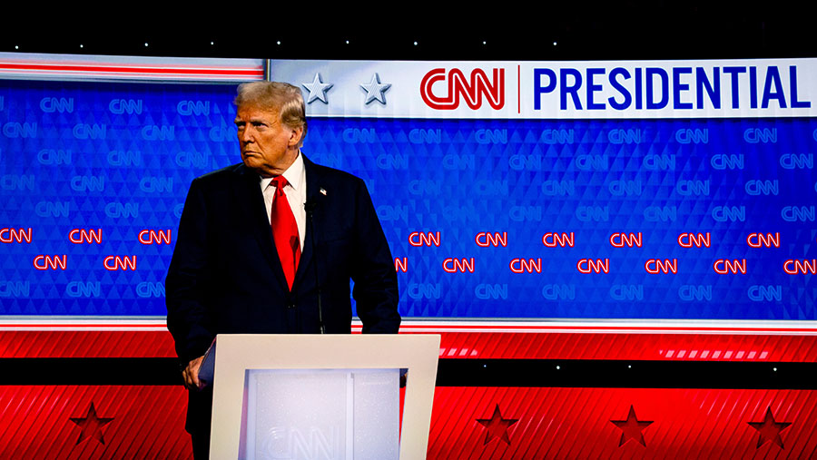 Mantan Presiden AS Donald Trump saat debat presiden pertama di Atlanta, Georgia, AS, Kamis (27/6/2024). (Eva Marie Uzcategui/Bloomberg)