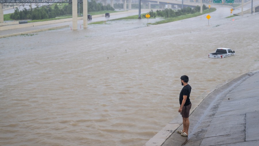 Banjir usai Badai Beryl melanda Houston, Texas, pada 8 Juli. (Sumber: Bloomberg)