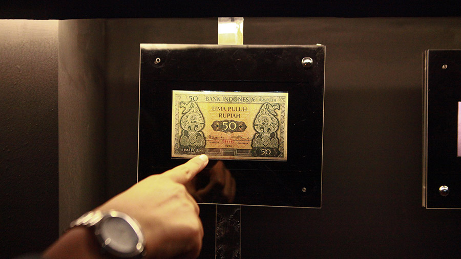Pameran Temporer D'Commentry 'Rupiah Berkisah tentang Timur' di Museum Bank Indonesia, Jumat (12/7/2024). (Bloomberg Technoz/Andrean Kristianto)