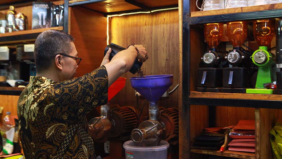 Harga biji kopi robusta mengalami kenaikan dari Rp85 ribu menjadi Rp90 ribu (Bloomberg Technoz/Andrean Kristianto)