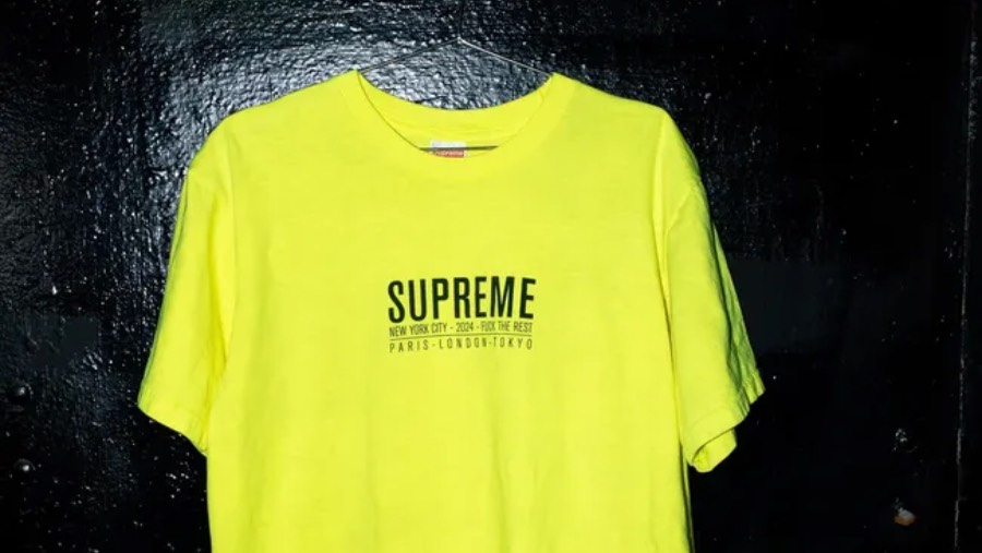 Kaos Supreme. (Sumber: Website Supreme.com)