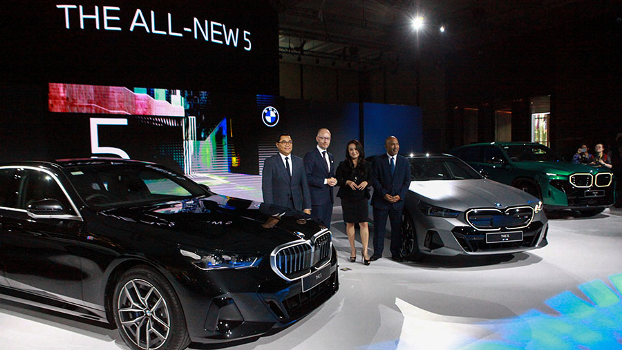 Peluncuran ini menegaskan posisi BMW sebagai pemimpin di segmen kendaraan premium dan listrik di Indonesia. (Bloomberg Technoz/Andrean Kristianto)