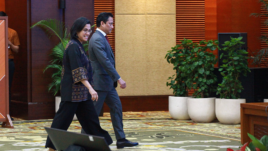 Menkeu Sri Mulyani dan Wakmenkeu II Thomas Djiwandono di Kompleks Kemenkeu, Jakarta, Kamis (18/7/2024). (Bloomberg Technoz/Andrean Kristianto)