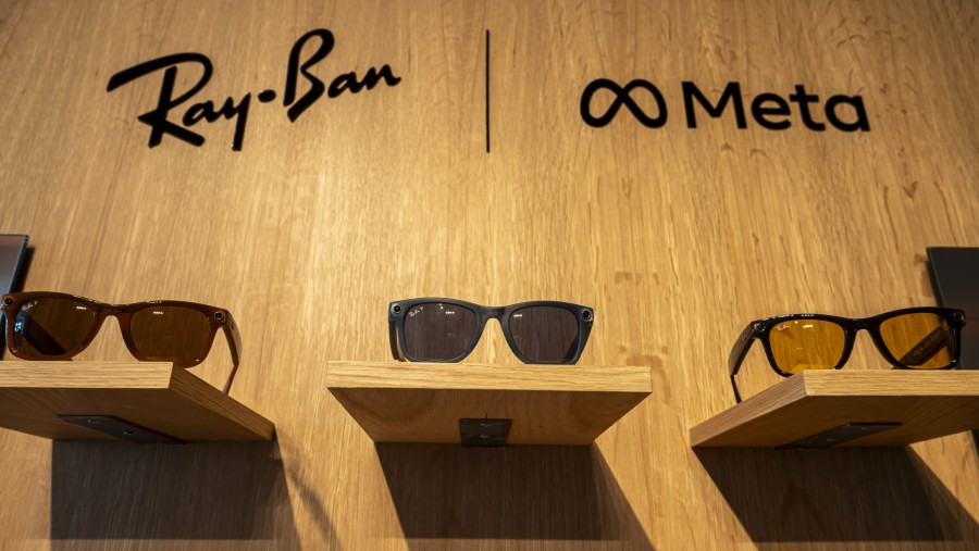 Kacamata pintar Ray-Ban Meta. (Dok: Paul Morris/Bloomberg)