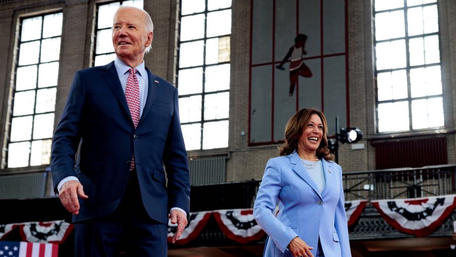 Joe Biden dan Kamala Harris. (Sumber: Bloomberg)