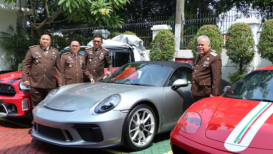 Barang Bukti yang disita Kejaksaan Agung dari Harvey Moeis dan Helena Lim. (Dok. Kejaksaan Agung)