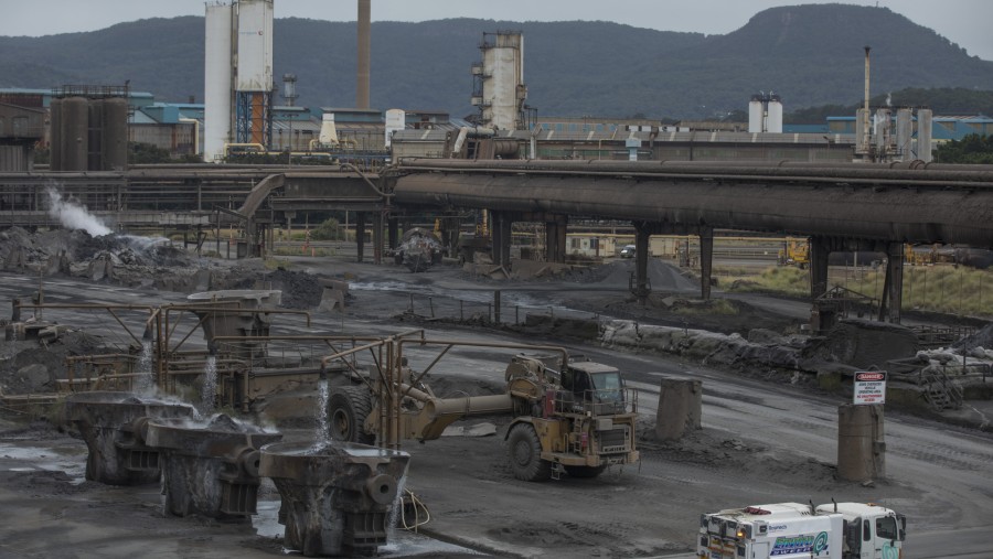 Fasilitas smelter milik BHP Group di Port Kembla, Australia./Bloomberg-Brent Lewin