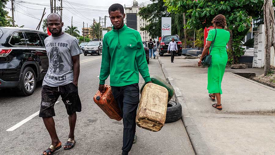 Nigeria tengah menghadapi krisis bahan bakar menjelang demonstrasi nasional. (Benson Ibeabuchi/Bloomberg)