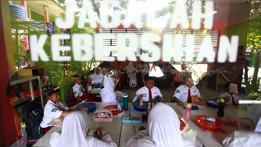 Uji coba program makan siang gratis akan dilaksanakan hinge 9 Agustus 2024 di 36 sekolah secara bergantian. (Bloomberg Technoz/Andrean Kristianto)