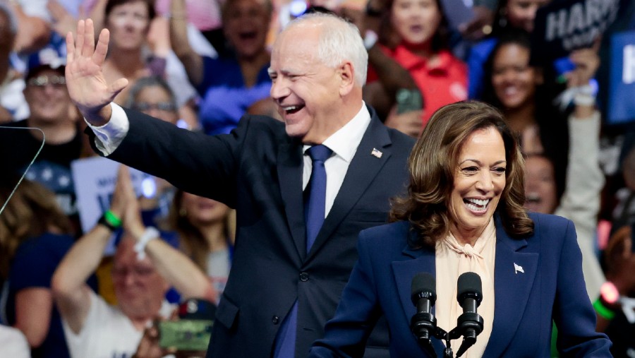 Paslon Partai Demokrat, Kamala Harris dan Tim Walz. (Dok: Bloomberg)