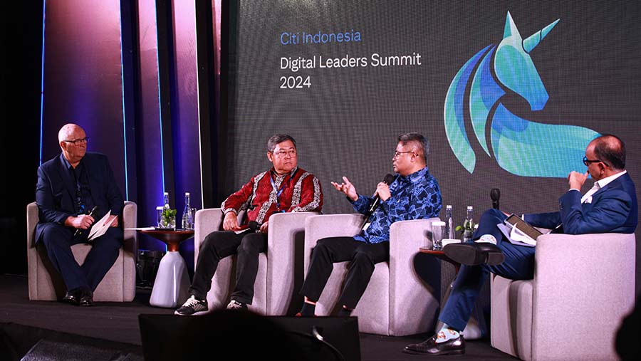 Dalam sesi Panel 2 membahas Grasping the Opportunities and Managing the Risks from AI Business Integration.  (Bloomberg Technoz/Andrean Kristianto)