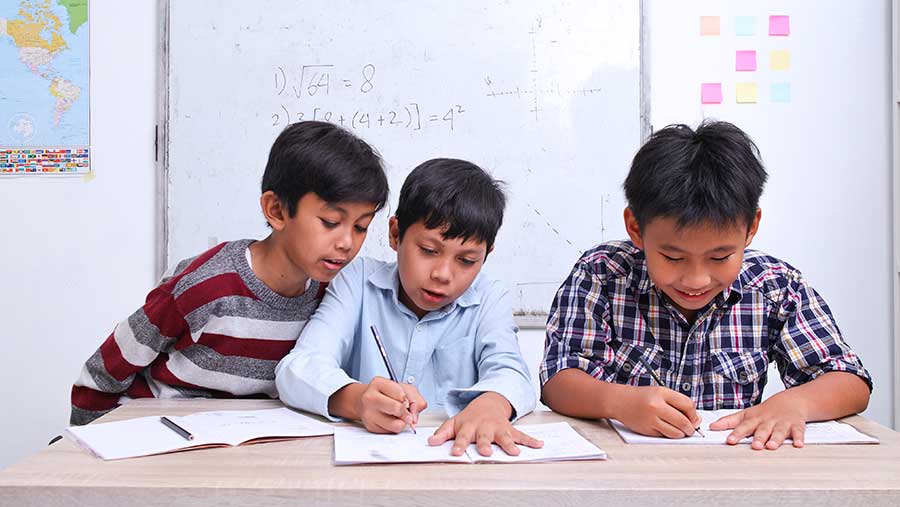 Ilustrasi Pelajar (Envato/Queenmoonlite35)