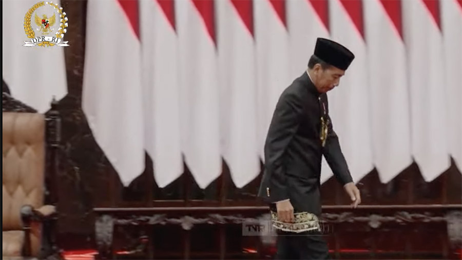 Presiden Jokowi saat Sidang Tahunan MPR RI dan Pidato Kenegaraan, Jumat (16/8/2024).  (Tangkapan Layar Youtube DPR)