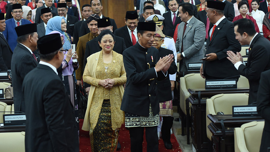 Presiden Jokowi hadir sekitar pukul 08.58 WIB mengenakan pakaian adat betawi. (Dok. Pusat Data Parlemen)