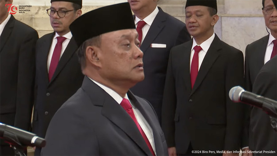 Pelantikan Dadan Hindayana sebagai Kepala Badan Gizi Nasional. (Tangkapan Layar Youtube Setpres)