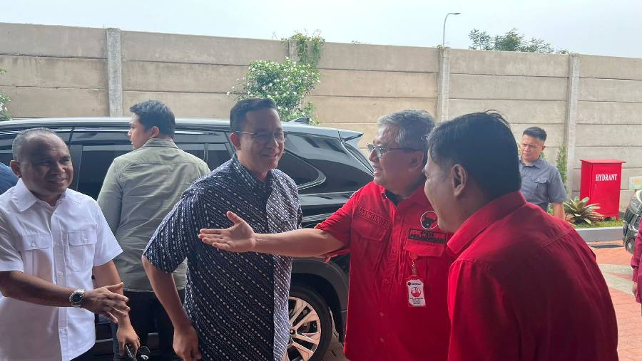 Anies Baswedan di kantor DPD PDI Perjuangan. (tim komunikasi Anies Baswedan).