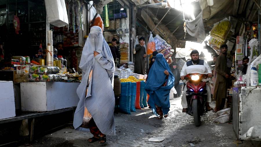 Wanita di Afghanistan. (Dok: Bloomberg)