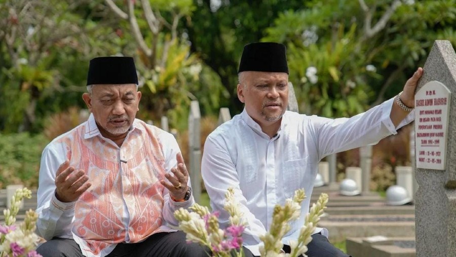 Ahmad Syaikhu dan Ilham Habibie yang menjadi calon pada Pilkada Jawa Barat. (IG @Syaikhu_Ahmad)