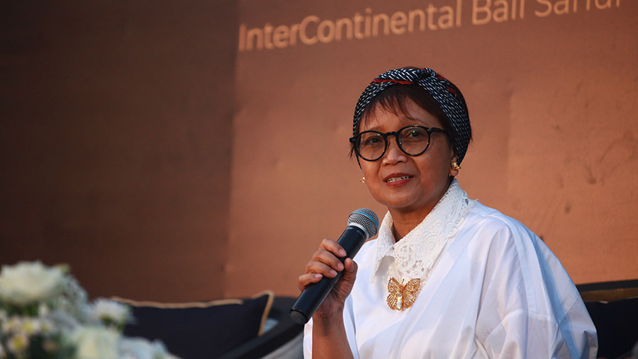 Menlu Retno Marsudi saat gala dinner Women on the Move di Bali, Sabtu (31/8/2024). (Bloomberg Technoz/Andrean Kristianto)