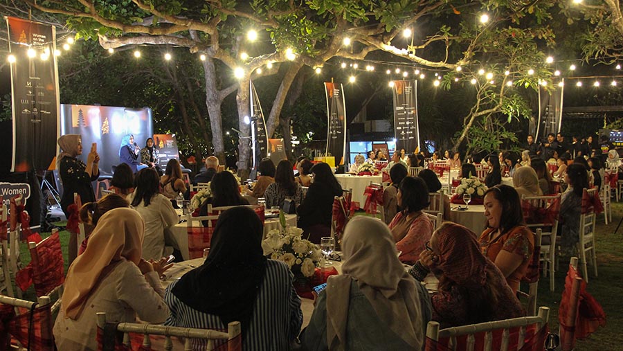 Suasana Welcoming Dinner sebagai acara pembuka rangkaian Women on the Move 2024 di Bali, Jumat (30/8/2024). (Bloomberg Technoz/Andrean Kristianto)