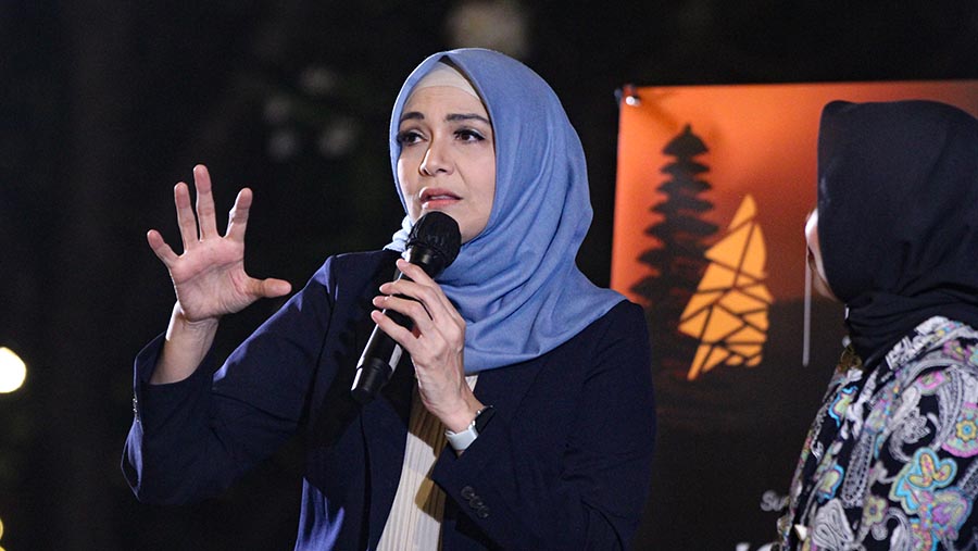 Dokter dan aktris Lula Kamal saat acara welcoming dinner Women on the Move di Bali, Jumat (30/8/2024). (Bloomberg Technoz/Andrean Kristianto)